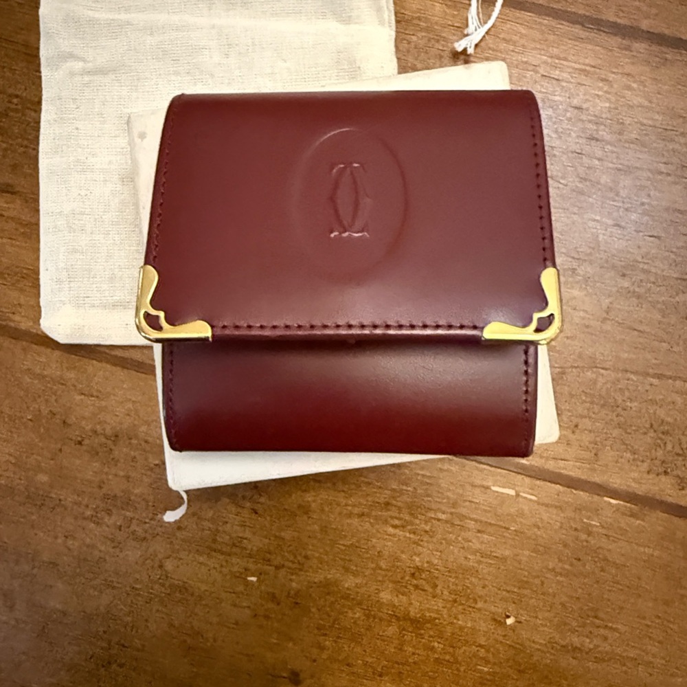 EUC Must de Cartier Women's Deep Red Leather coin pouch - Picture 9 of 12